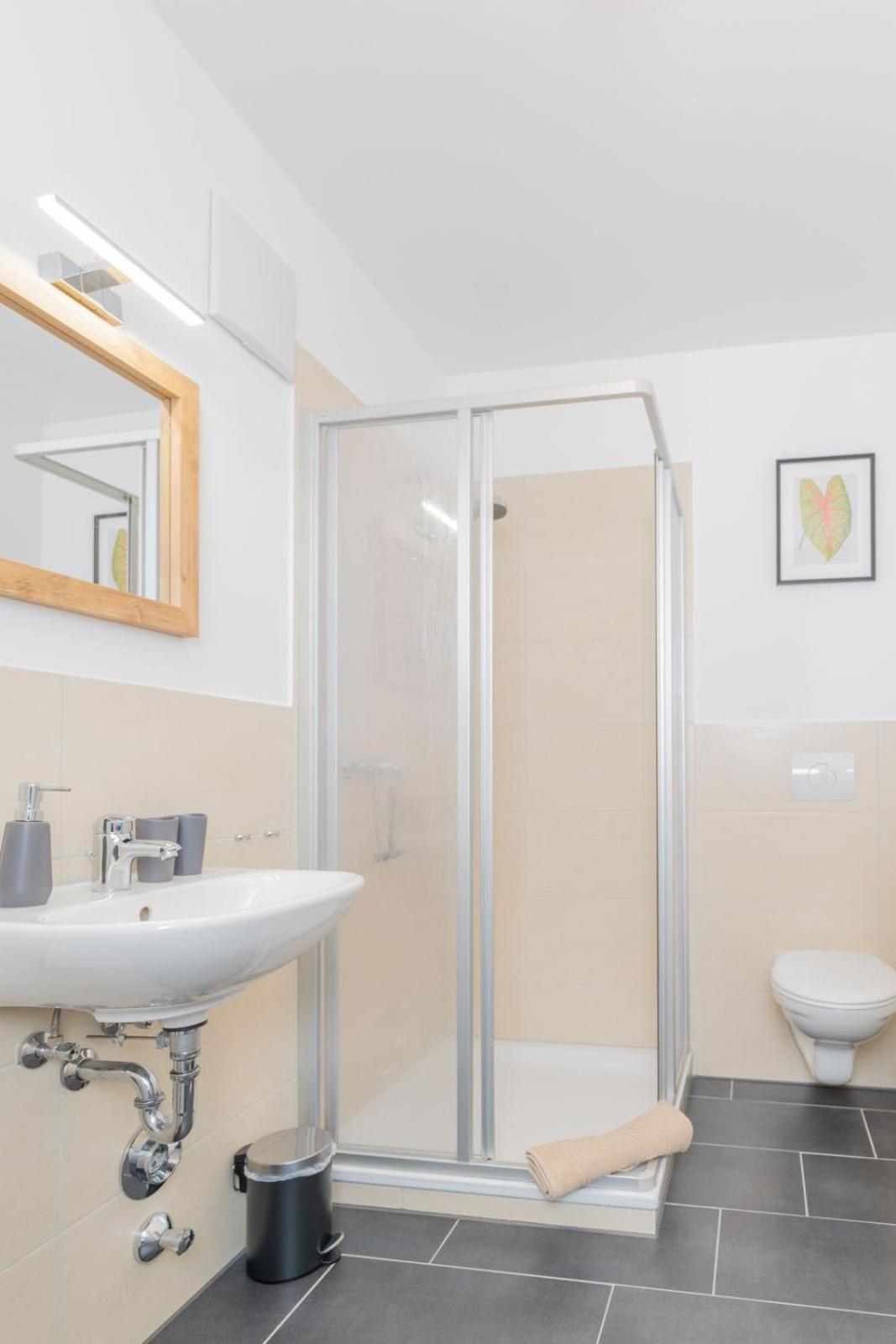 Modernes Apartment Mit Privatem Stellplatz Wenige Minuten Von Der Innenstadt & Mosel Koblenz  Dış mekan fotoğraf